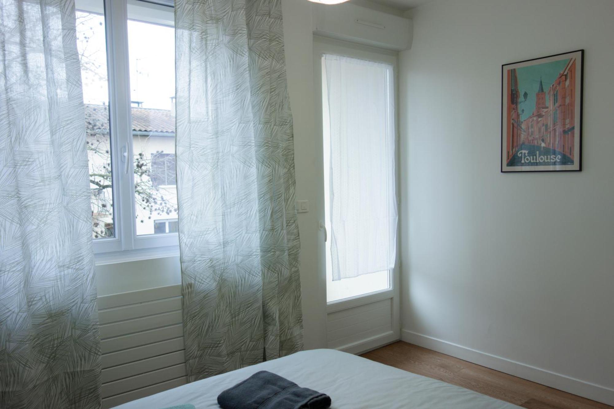 La Maison Calme Et Lumineuse Avec Jardin Holiday home *