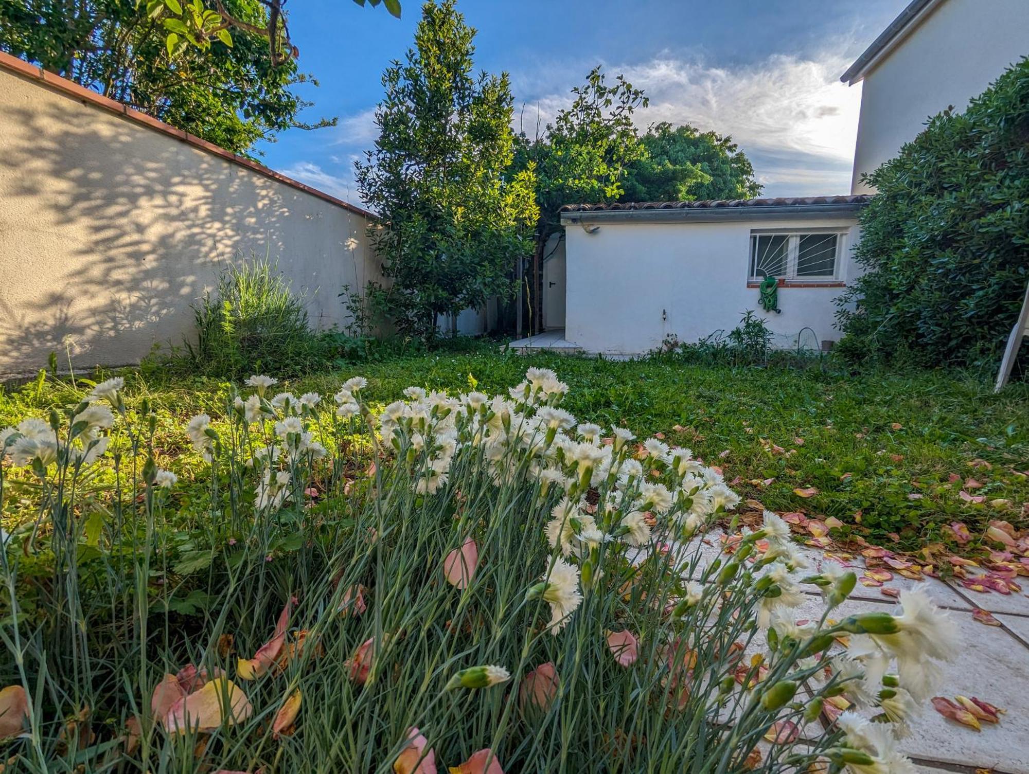 La Maison Calme Et Lumineuse Avec Jardin *