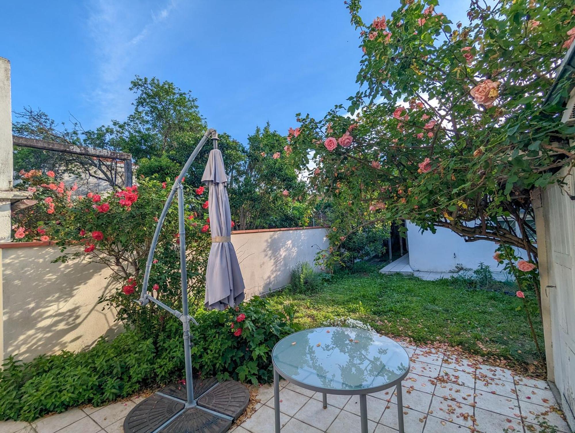 La Maison Calme Et Lumineuse Avec Jardin